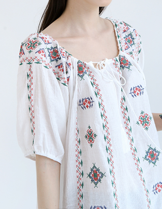 color embroidery blouse